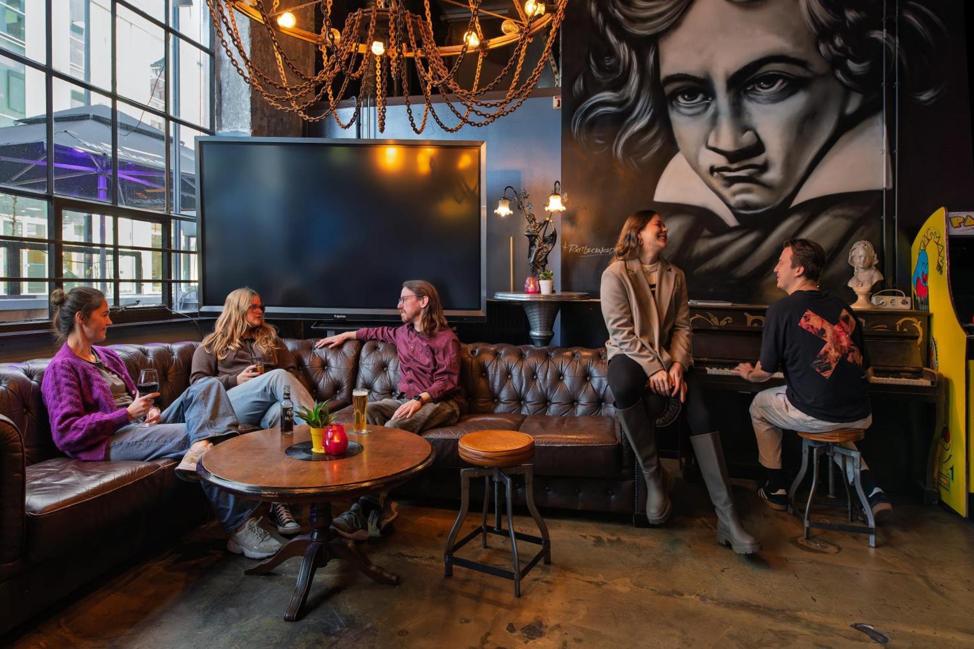 Stayokay Hostel Eindhoven - Blue Collar ภายนอก รูปภาพ