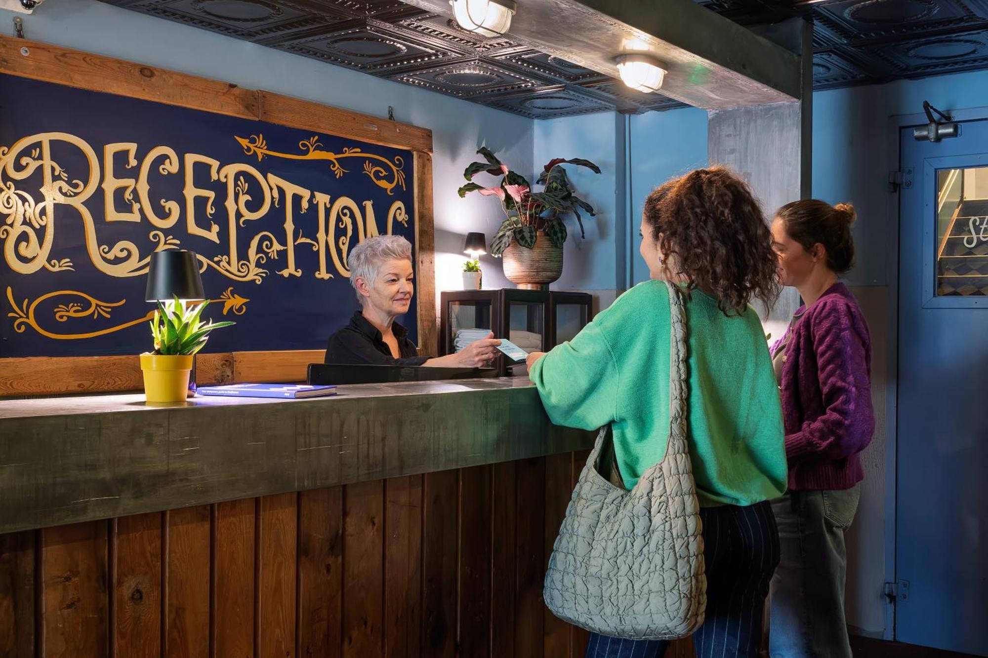 Stayokay Hostel Eindhoven - Blue Collar ภายนอก รูปภาพ