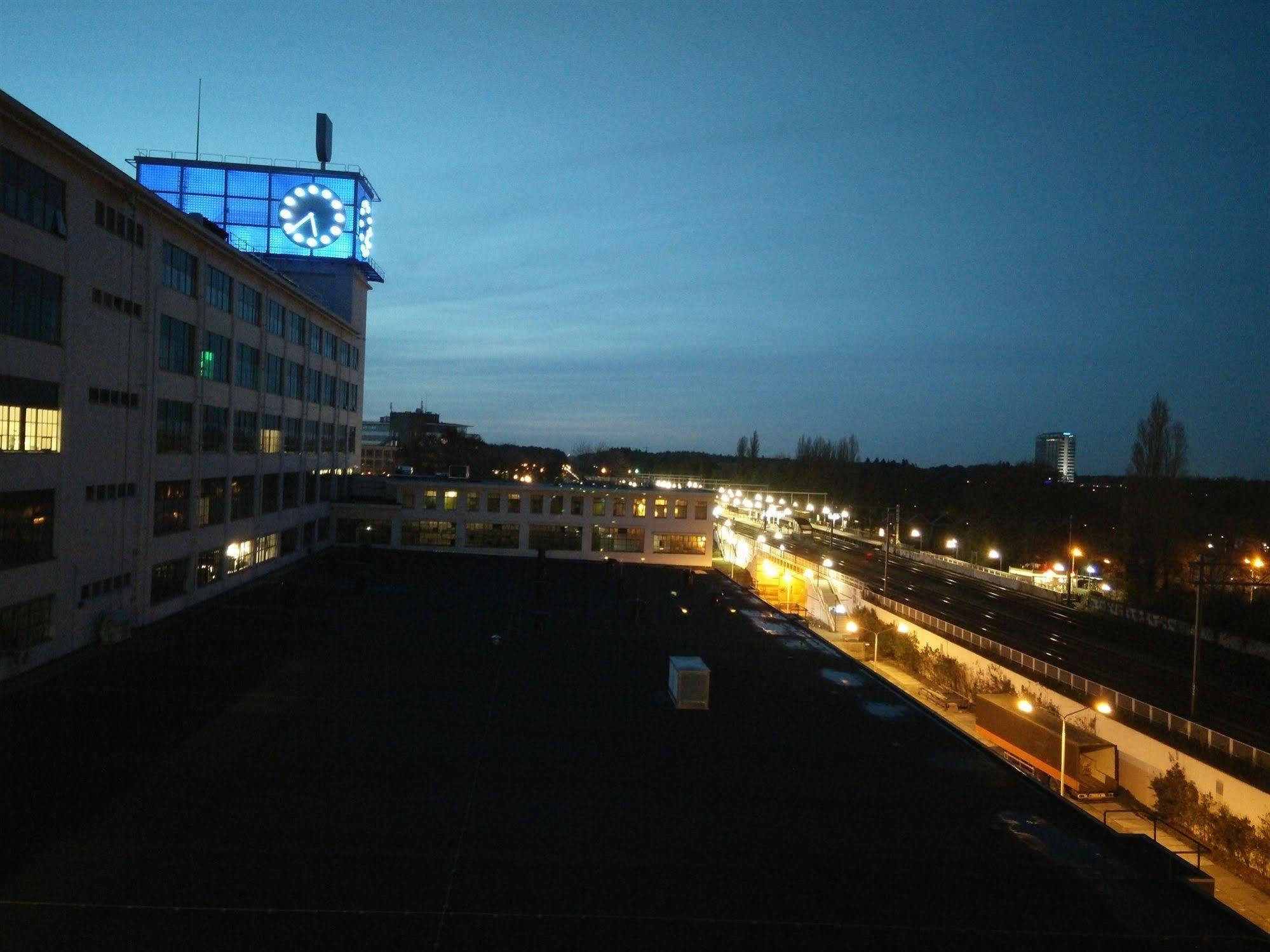 Stayokay Hostel Eindhoven - Blue Collar ภายนอก รูปภาพ