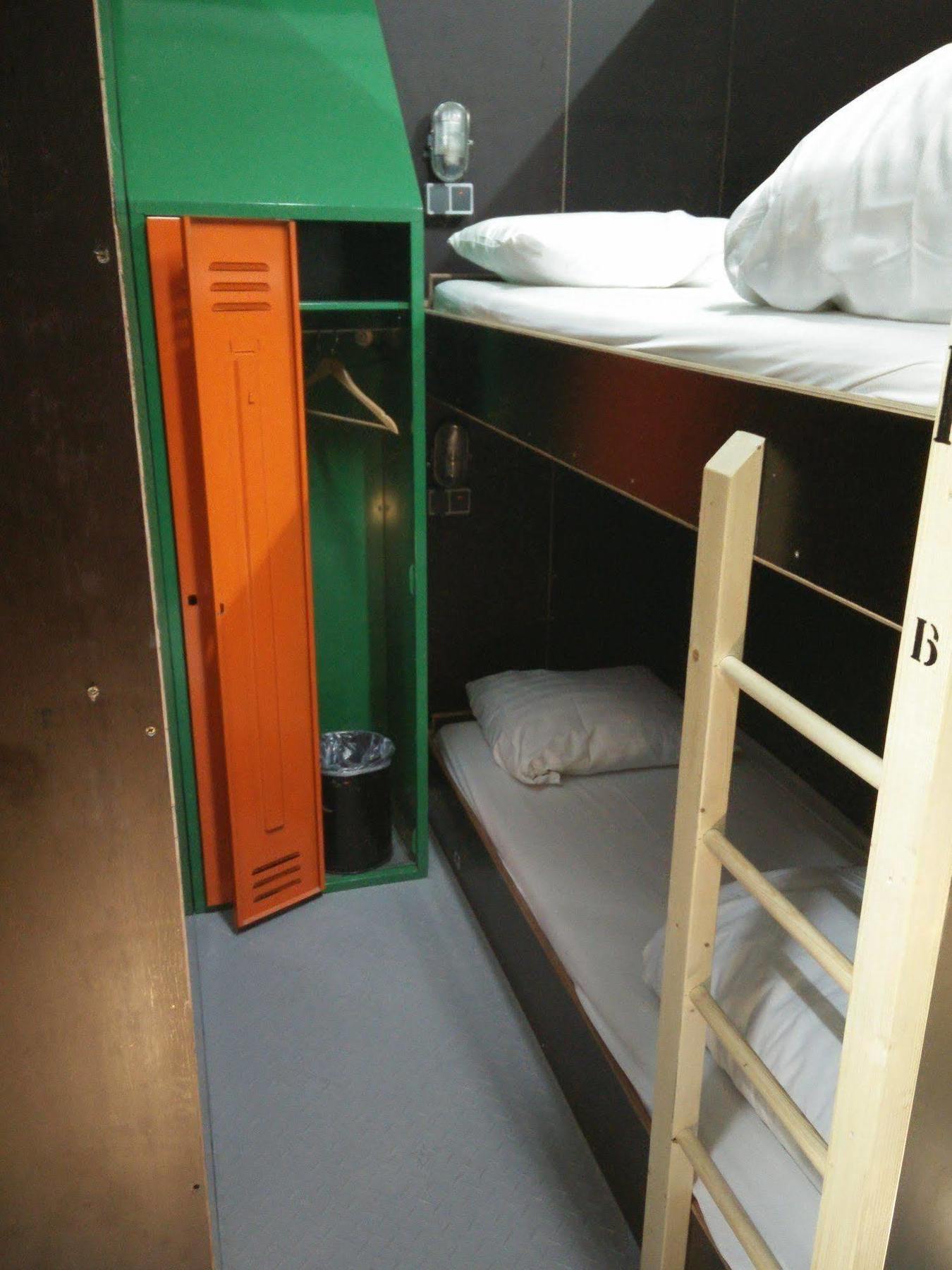 Stayokay Hostel Eindhoven - Blue Collar ภายนอก รูปภาพ
