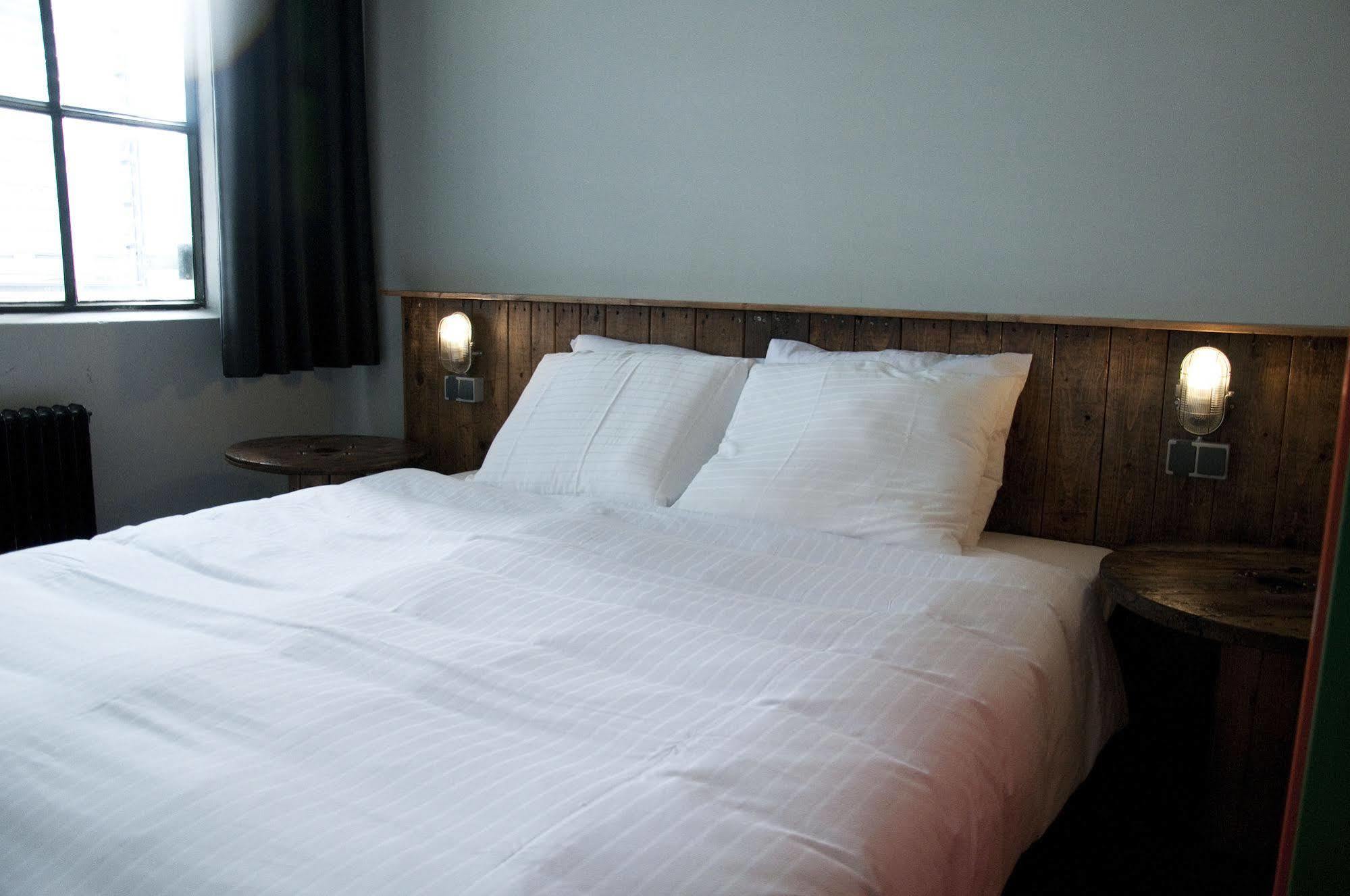 Stayokay Hostel Eindhoven - Blue Collar ภายนอก รูปภาพ
