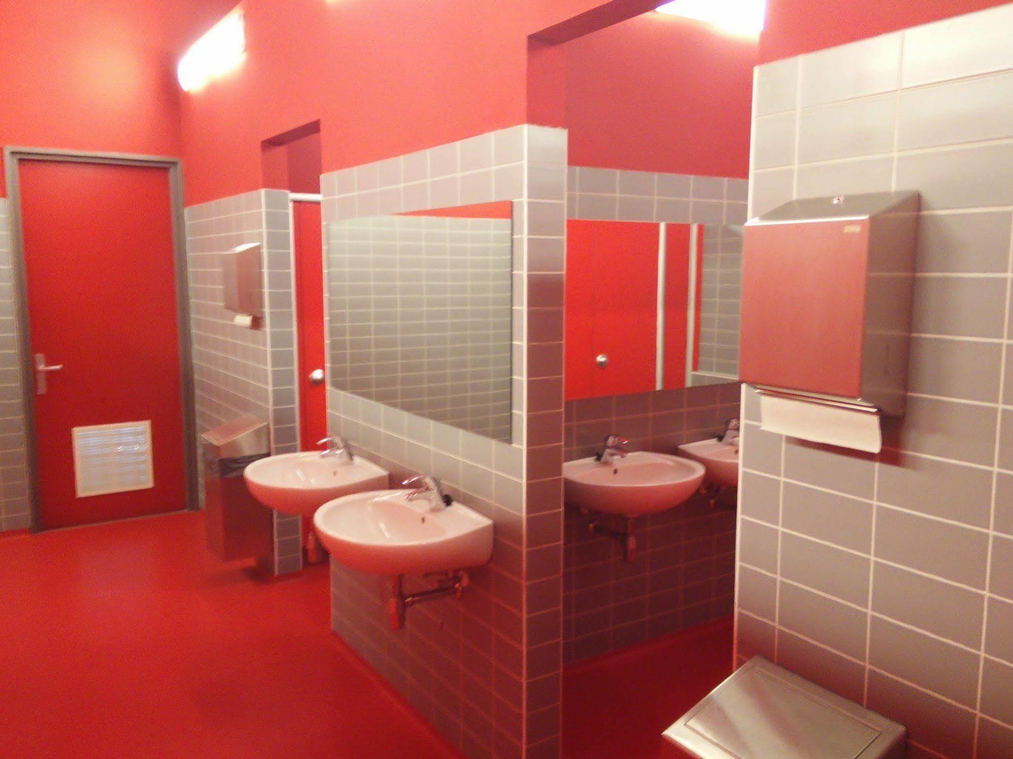Stayokay Hostel Eindhoven - Blue Collar ภายนอก รูปภาพ