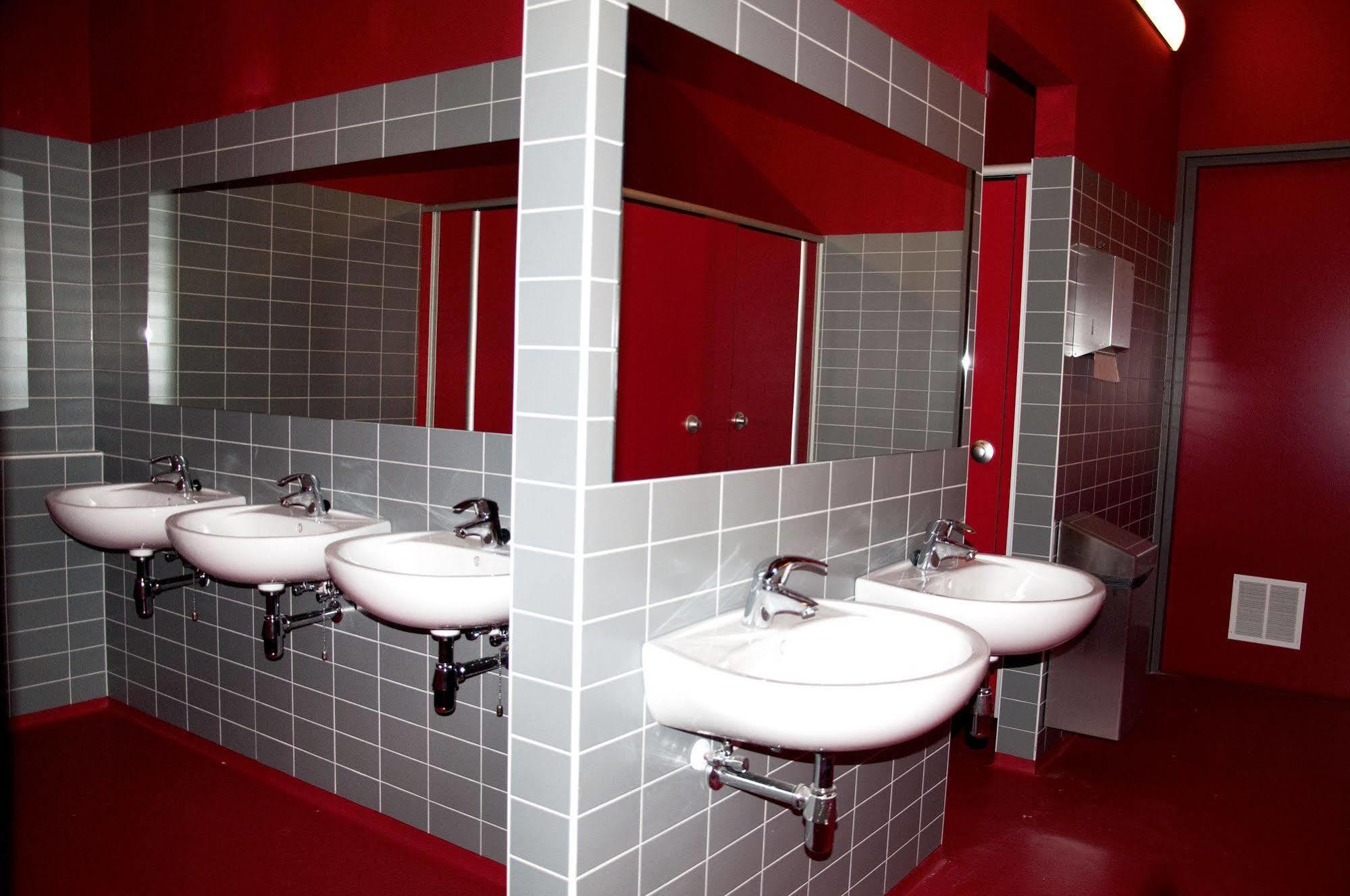 Stayokay Hostel Eindhoven - Blue Collar ภายนอก รูปภาพ