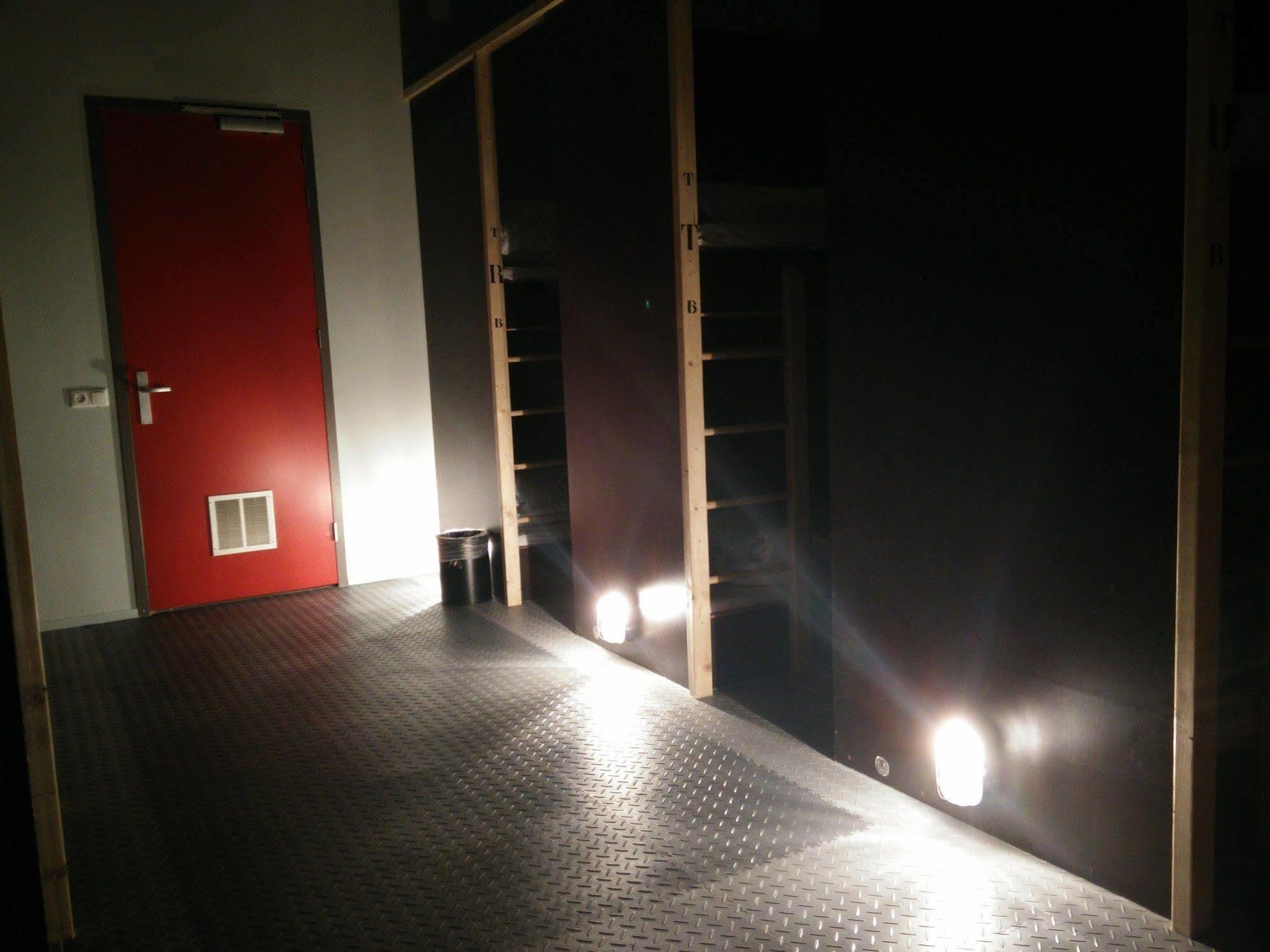 Stayokay Hostel Eindhoven - Blue Collar ภายนอก รูปภาพ
