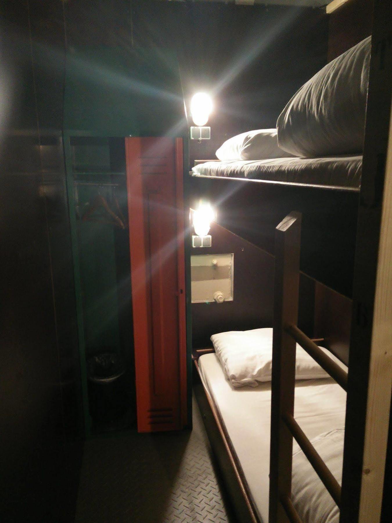 Stayokay Hostel Eindhoven - Blue Collar ภายนอก รูปภาพ