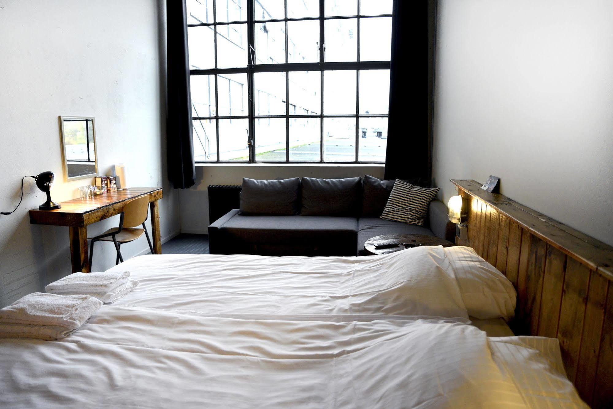 Stayokay Hostel Eindhoven - Blue Collar ภายนอก รูปภาพ